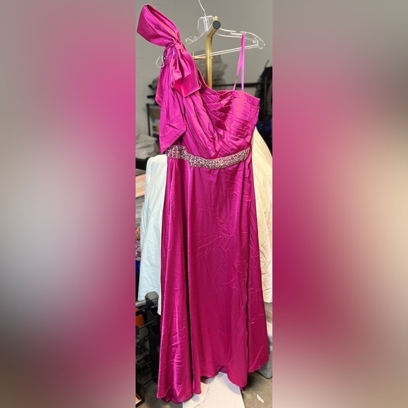 Mac Duggal 49576 High Slit One Shoulder Dress - Picture 2 of 13